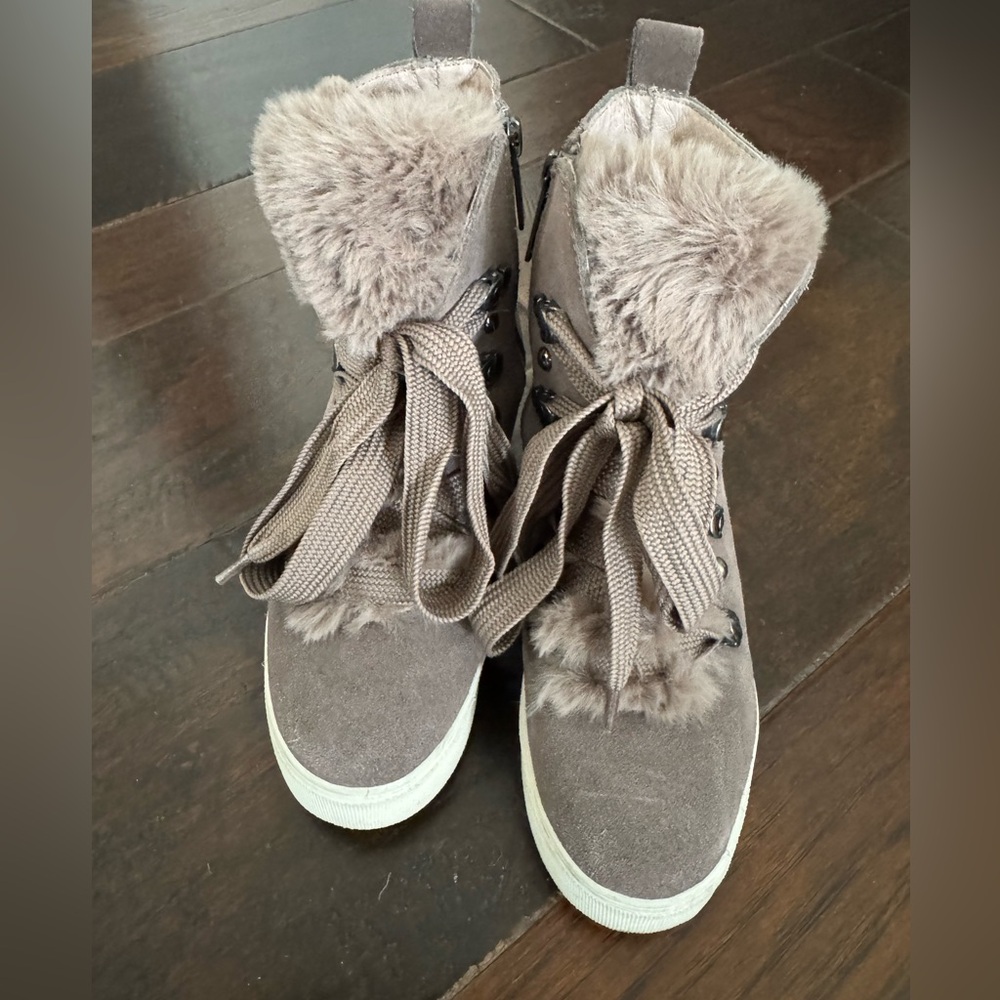 J Slides Fur-Lined Top Women's Boots / Shoes